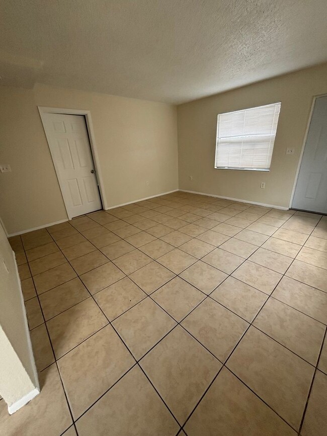 Photo - 3 bedroom 2 bath duplex Unidad B