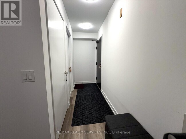 Photo - 1480 Bayly St Unit 507