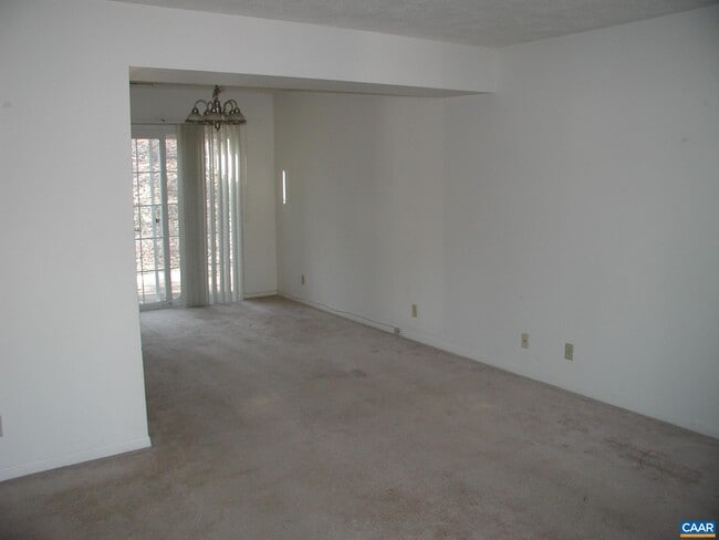 Photo - 113 Longwood Dr
