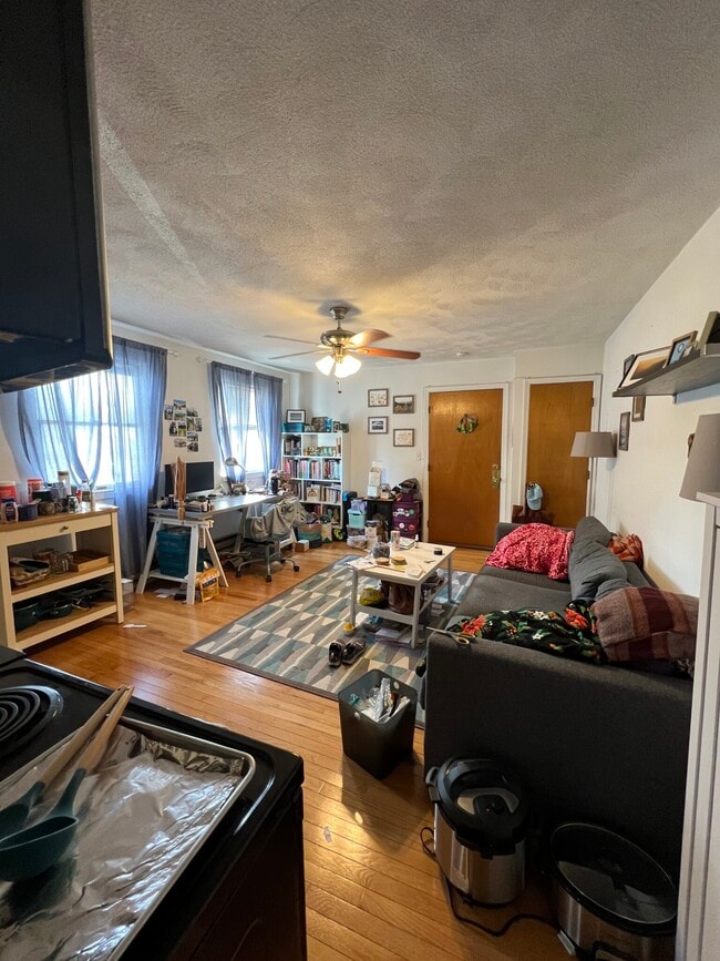 Photo - 190 Holland St Unidad #3A