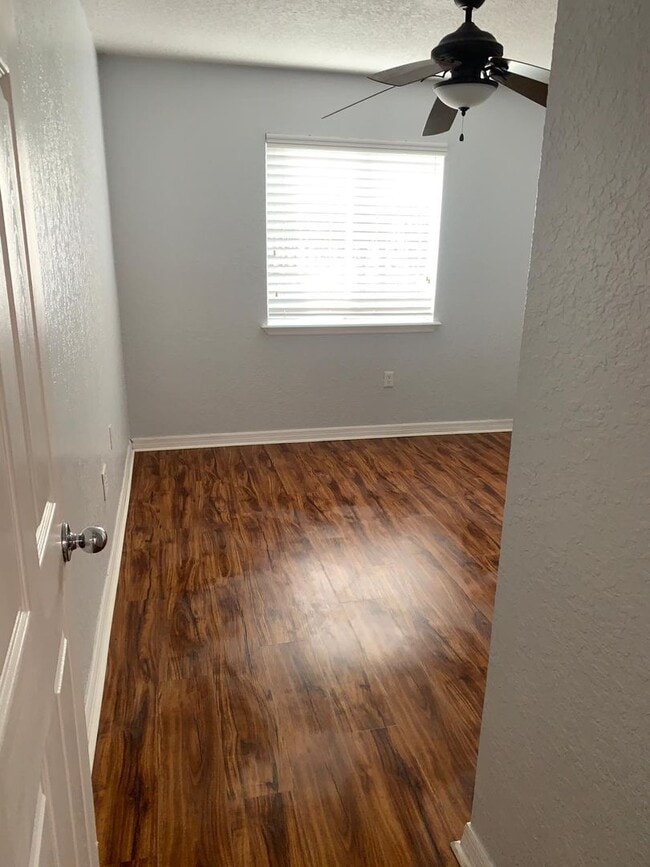 Photo - Spacious 2-bedroom, 2-bathroom apartment Unit 1916 CONWAY