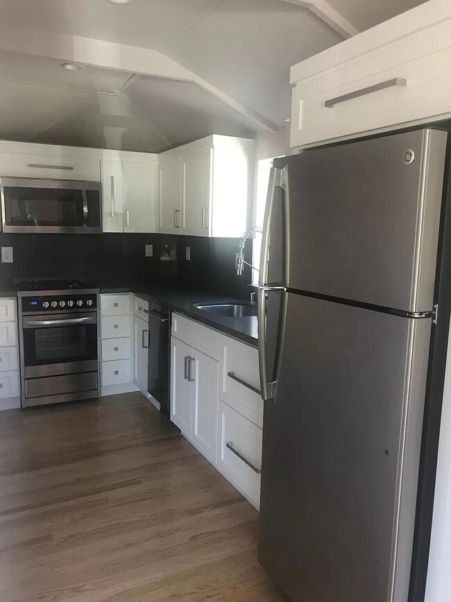 Building Photo - 1137 Santa Barbara Ct Unit 1131