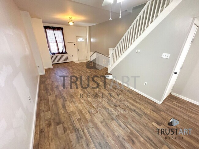 Photo - 2834 E Venango St