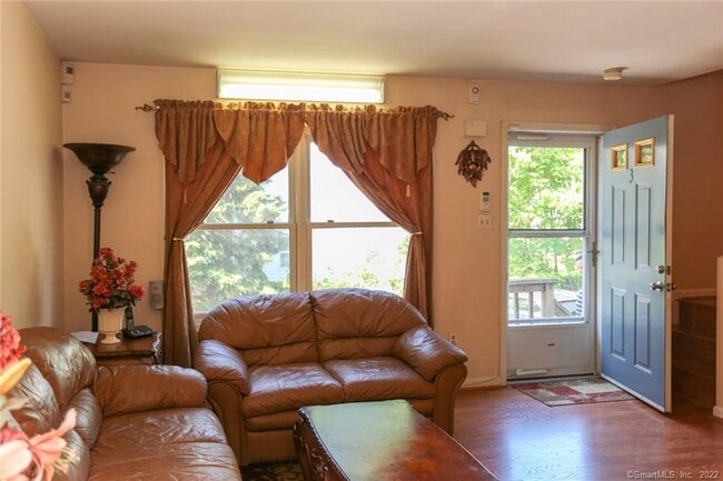 Photo - 431 Glenbrook Rd