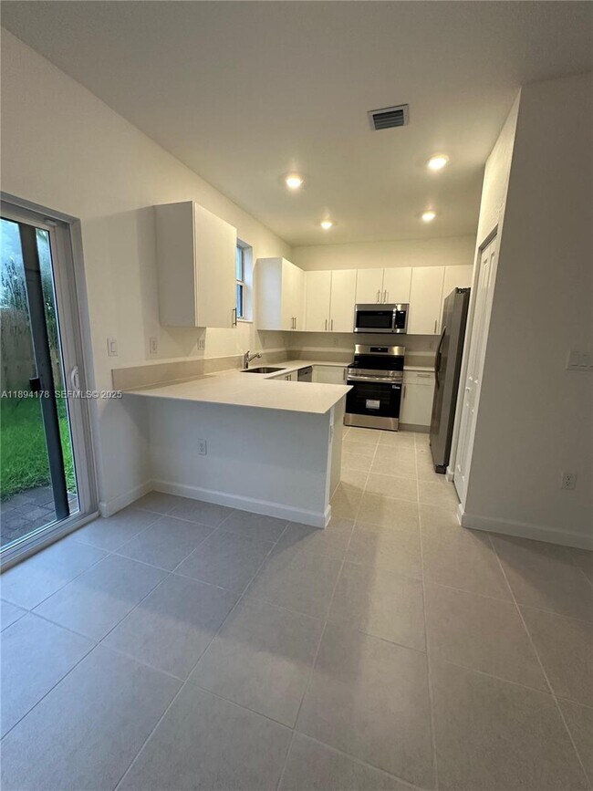 Photo - 2534 SE 27th Dr