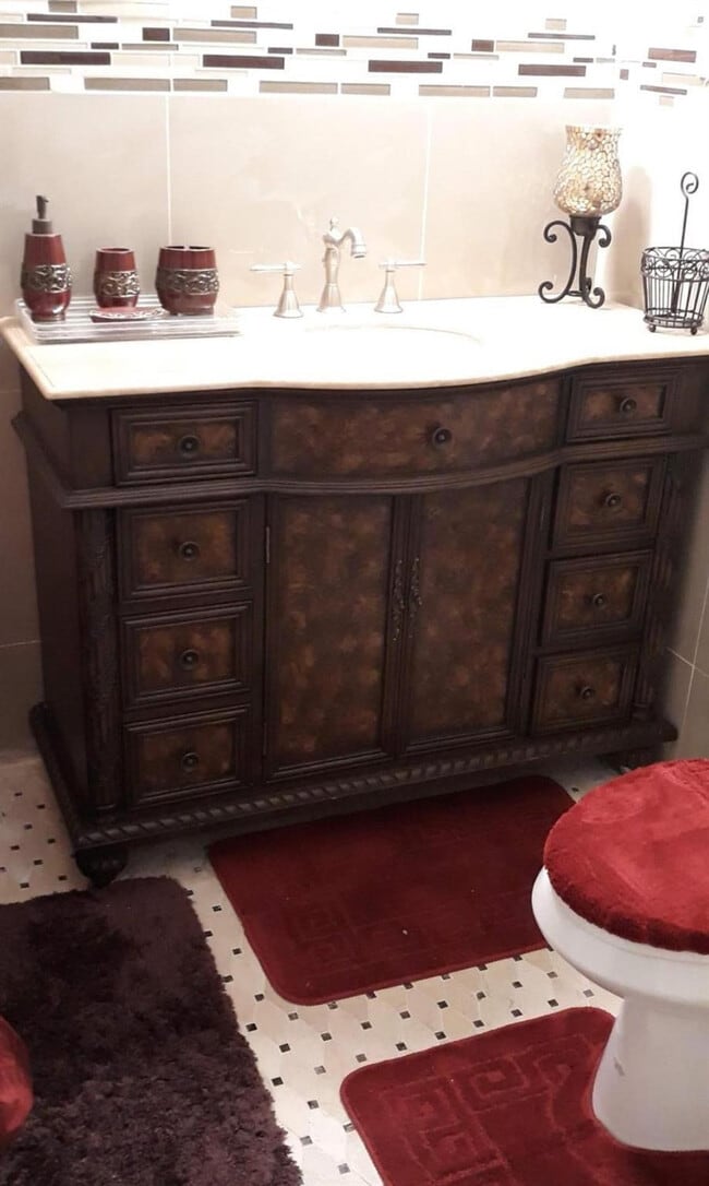 Photo - 475 NE 113th St