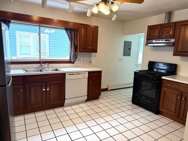 Photo - 234 Brook Rd Unit 1