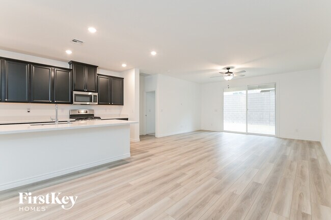 Photo - 6845 Greensmen Ave