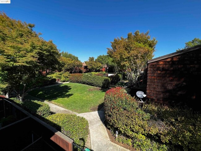 Building Photo - 1455 Latour Ln Unit 20