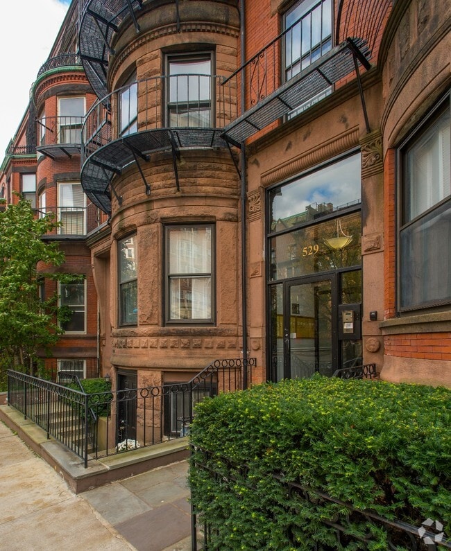 Building Photo - 529 Beacon St Unit 3 Rental