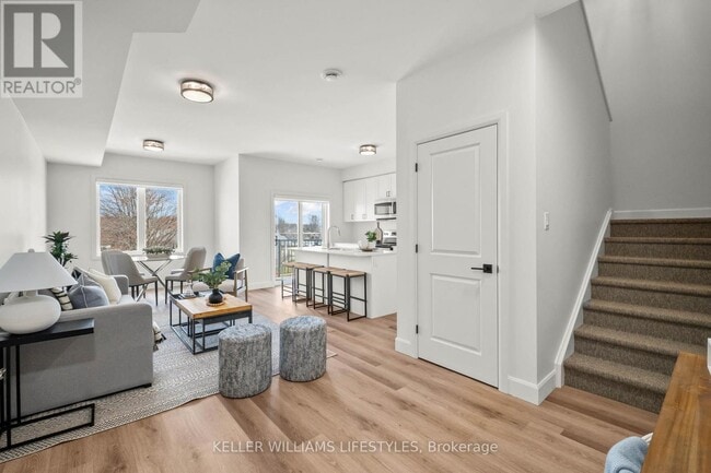 Photo - 470 Darcy Dr