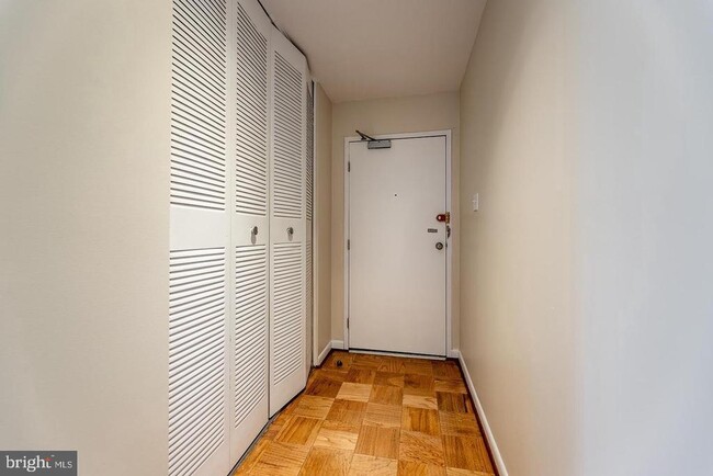 Photo - 10648 Montrose Ave Unit 102