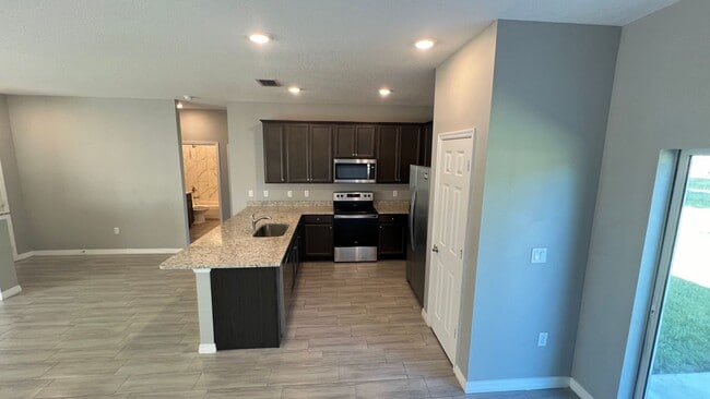 Photo - GORGEOUS Bedroom, 2 Bathroom Home in Palm Bay!!