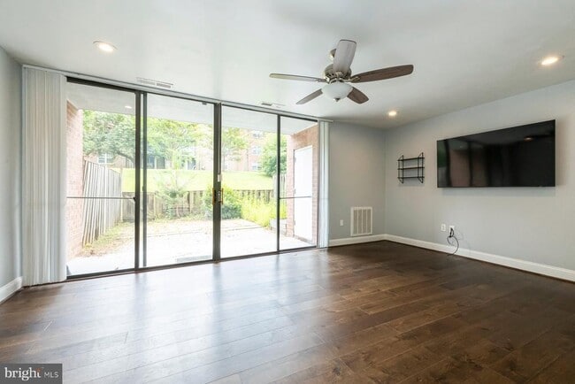 Photo - 702 Quince Orchard Blvd Unit 702-P2