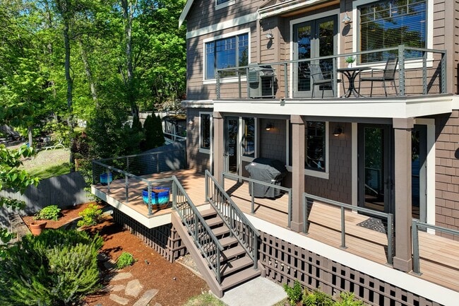 Photo - 3bd/3.75ba Sammamish Home