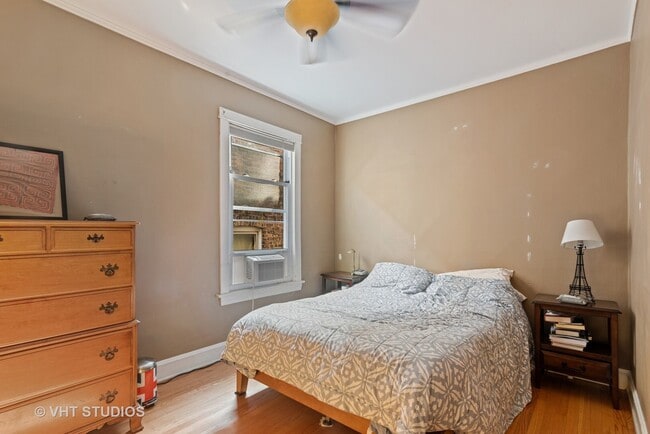 Photo - 4229 N Leavitt St Unit 1