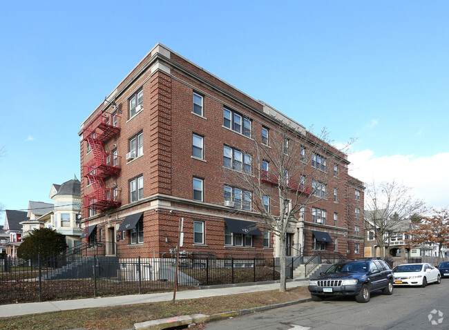 Photo - Winthrop Apartments