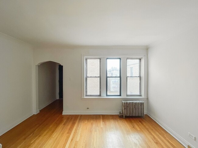 Photo - 2540 W Summerdale Ave Unit 3