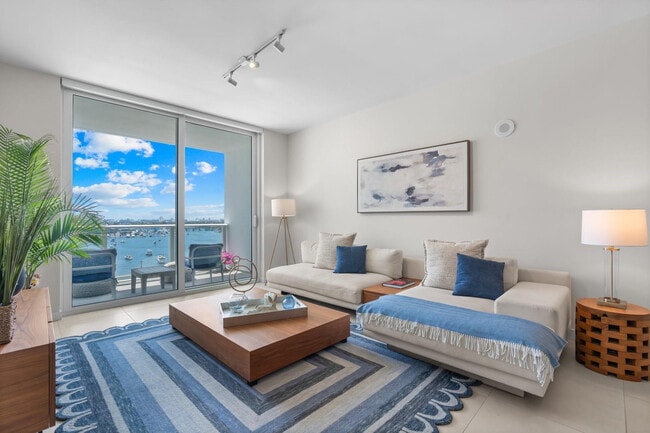 Building Photo - 401 N Birch Rd Unit 1102