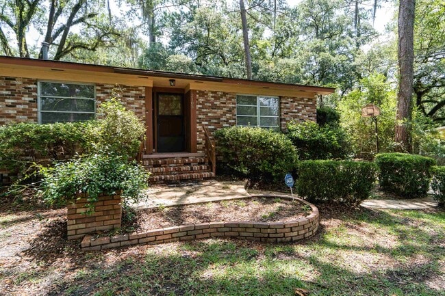 Photo - 2103 Evergreen Dr