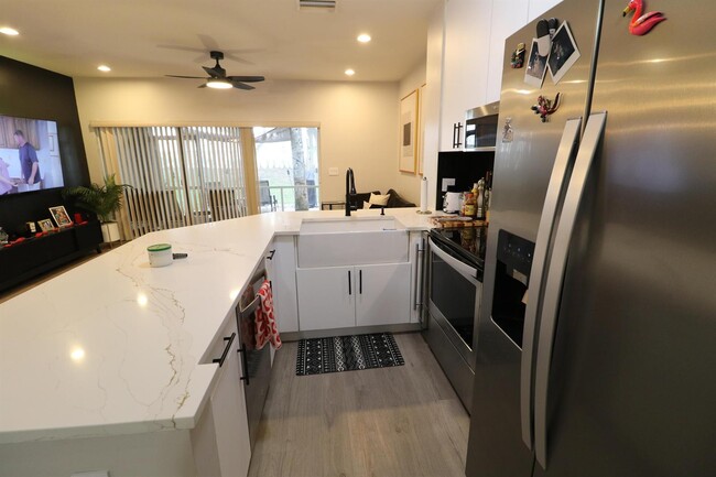 Photo - 6848 Brook Hollow Rd