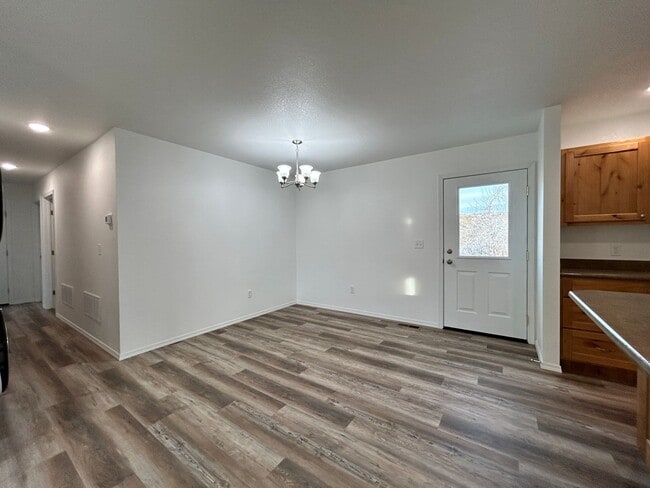 Photo - Beautiful 3 Bed/ 2 Bath Hamilton Home