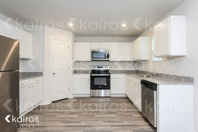 Photo - 2639 Provence Dr SE