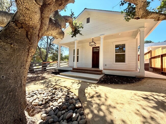 Building Photo - New Modern Farmhouse Cottage Coming Soon!