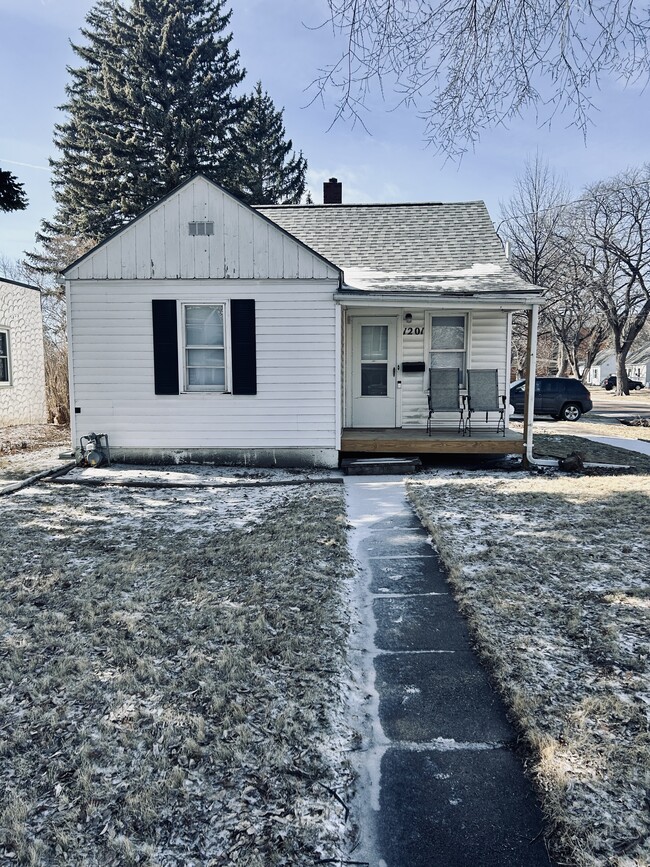 Front of house. - 1201 15th St S House