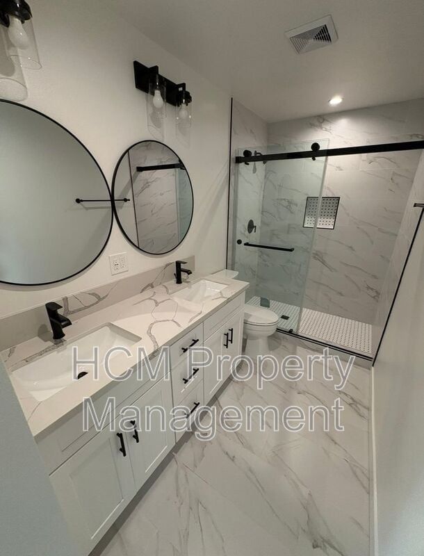 Photo - 856–858 W 47th St