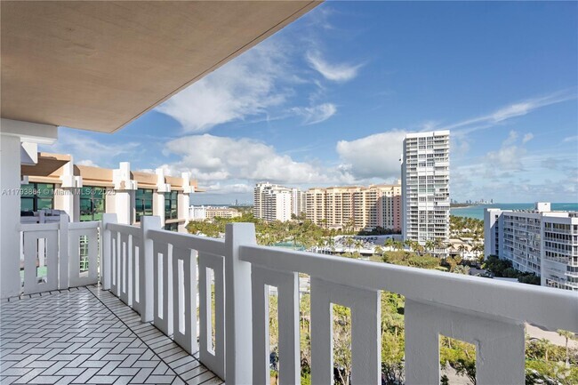 Building Photo - 1121 Crandon Blvd Unit E1204 Rental