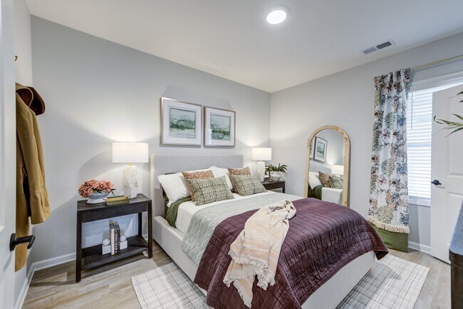 Photo - The Carolinian Apartments