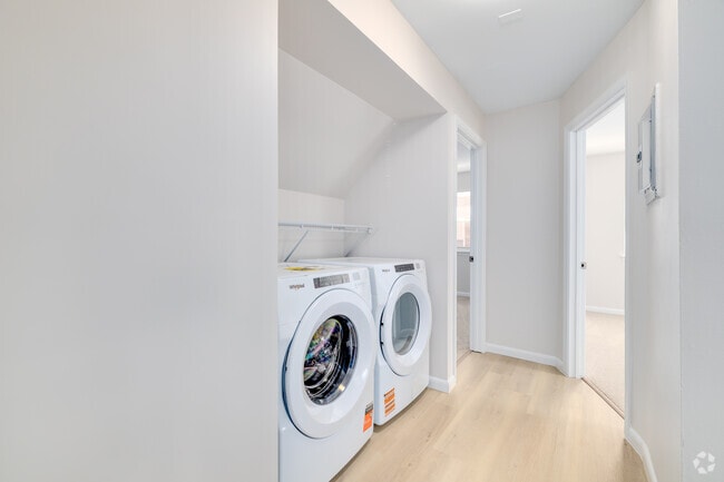 2BR, 1BA - 860SF - In Unit Laundry