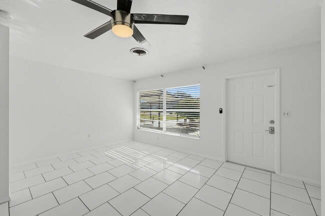 Photo - "Charming 2-Bedroom Duplex Retreat in North Port!" Unit A