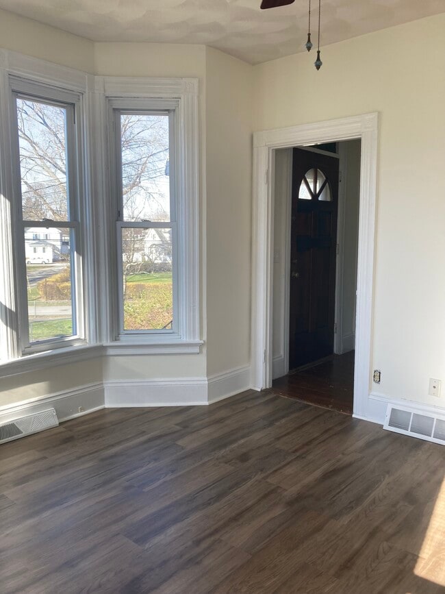 Photo - 70 Hedley Ave Unit 70 Hedley Ave.1st Floor