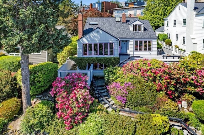 Building Photo - 4bd/3ba Seattle Home