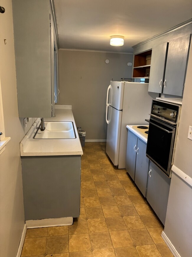 Photo - 435 E 36th St