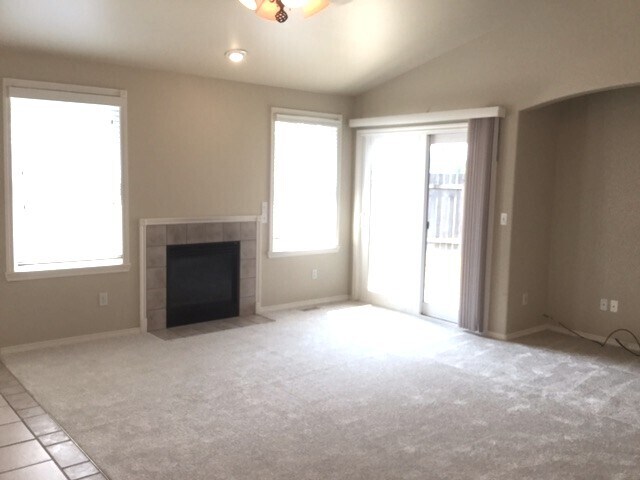 Photo - 5914 102nd St NE