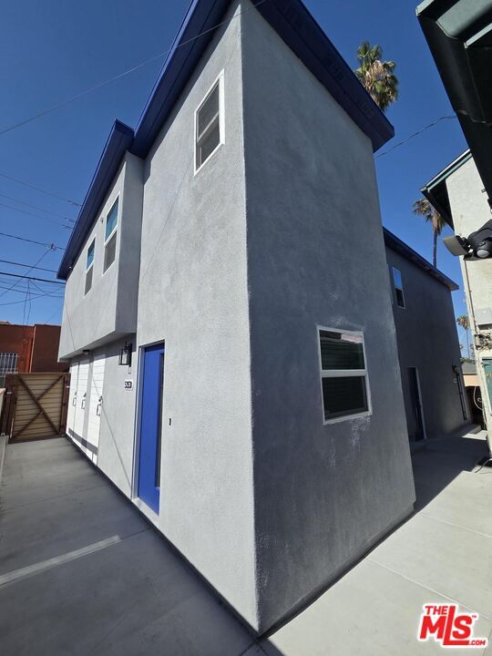 Building Photo - 5353 S Harcourt Ave
