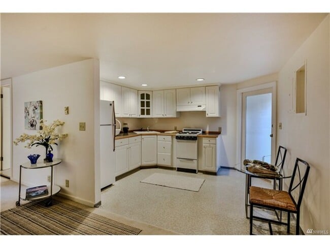 4022 59th Ave SW Unidad C