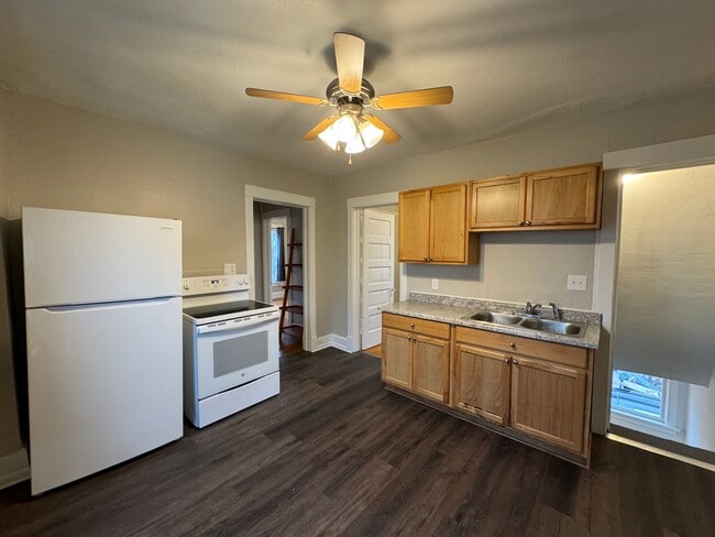 Photo - 1865 Fisher St Unidad 2.0