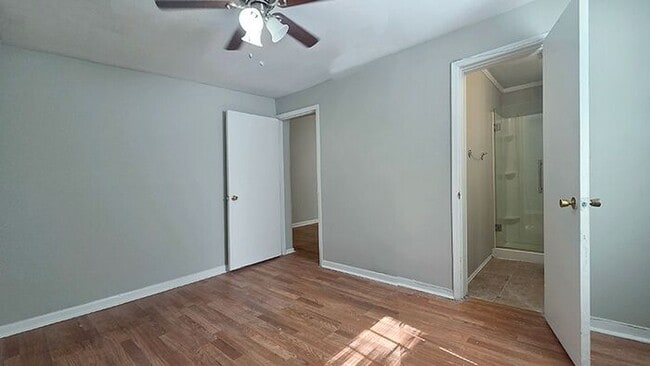 Photo - Fall Look & Lease Special – Reduced Rent $...