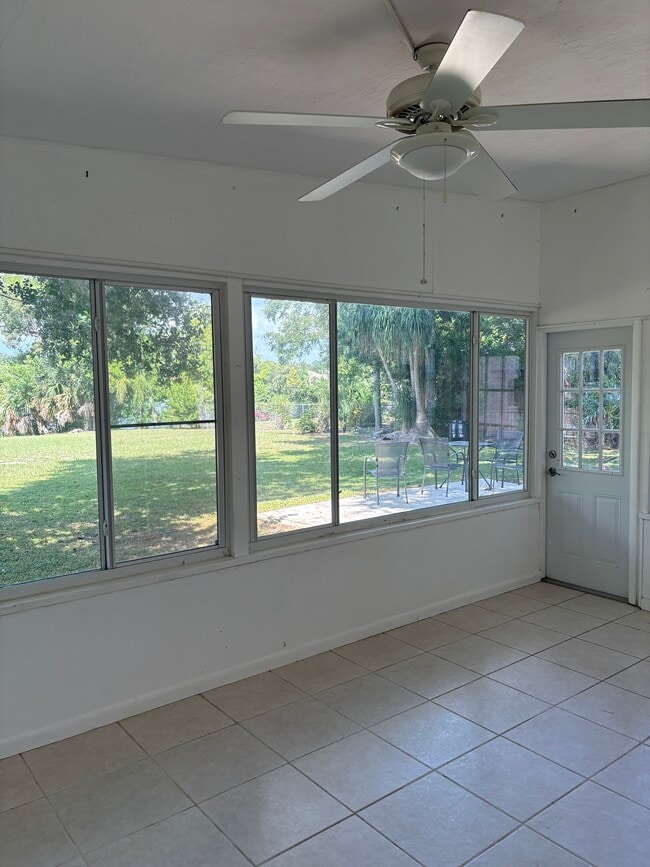 Photo - 1200 Tanager Dr