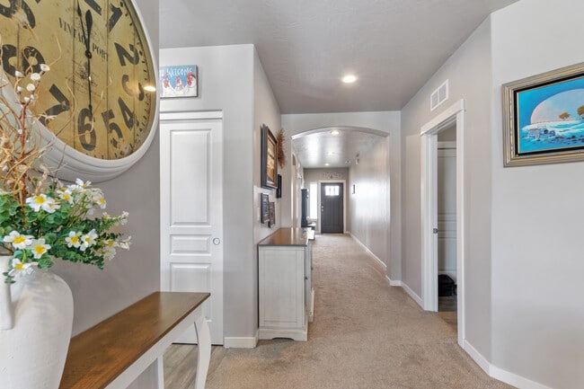 Photo - 696 Alpine Lake St