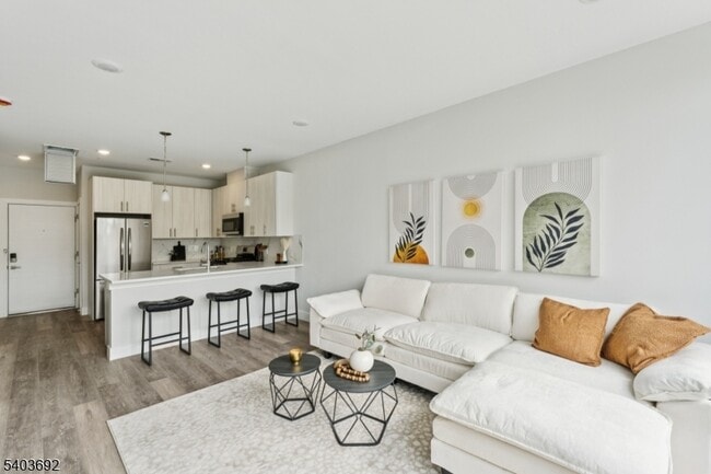 Photo - 140 W Webster Ave Unit 221