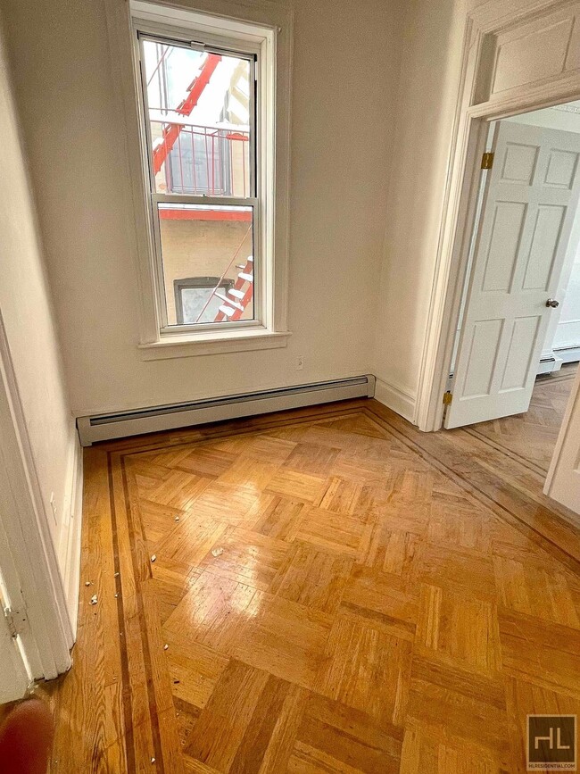 Photo - 412-473 73rd St Unit 2