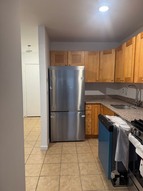 Building Photo - 15 Greenwich Ave