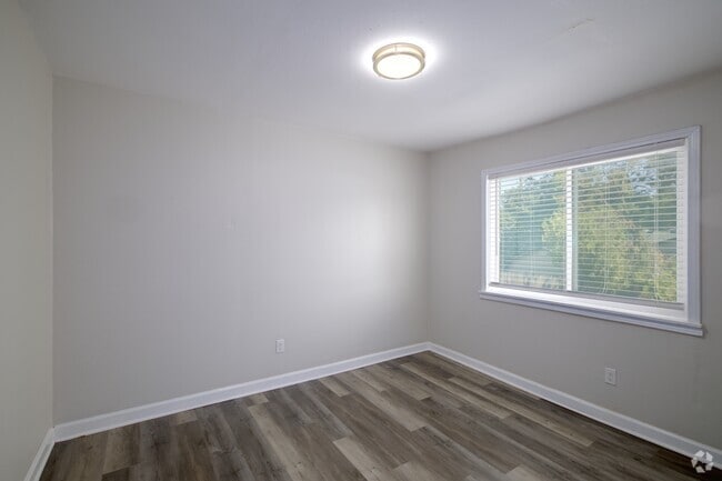 2BR, 1BA - 800SF - Second Bedroom