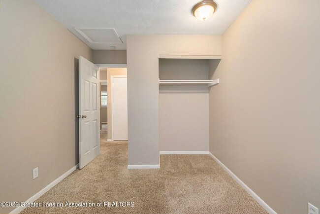 Photo - 858 E Greenlawn Ave