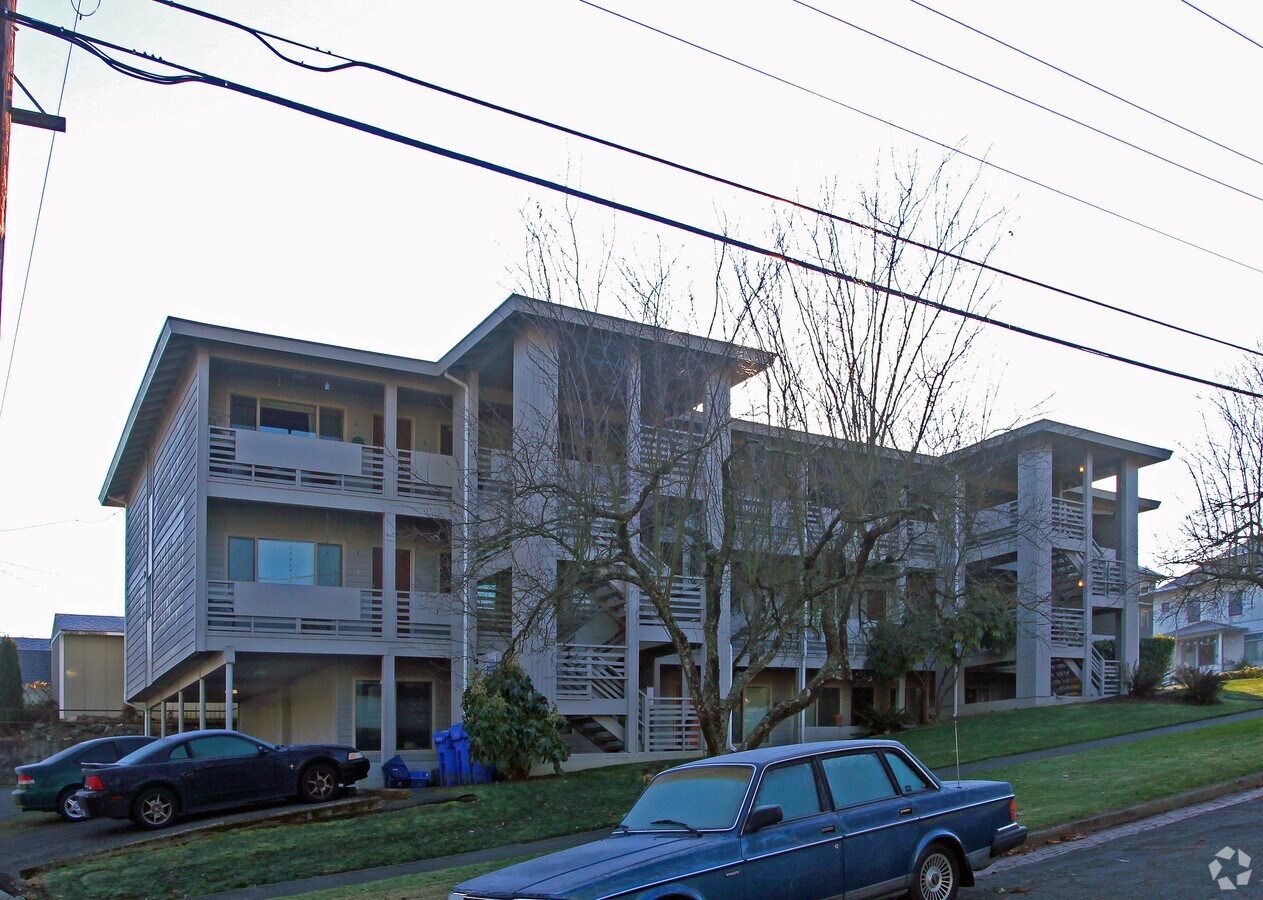 Photo - The Chinook Apartments